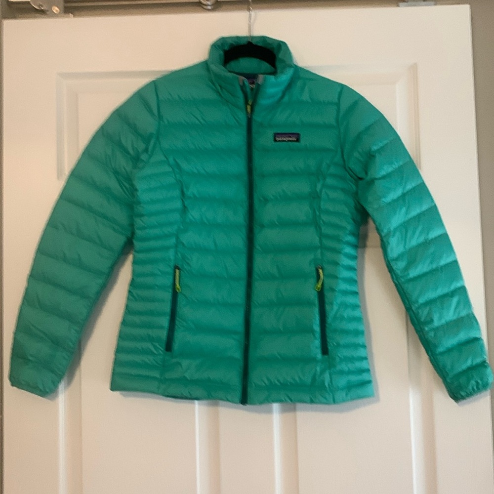 Patagonia Coat Women XS green Puffer Down Goose Full Zip Winter Insulate.